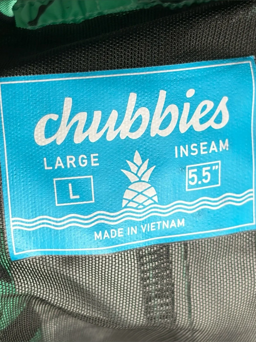 Chubbies Men’s 5.5” Split Palm-Print Swim Shorts in Black & Mint Size Large
